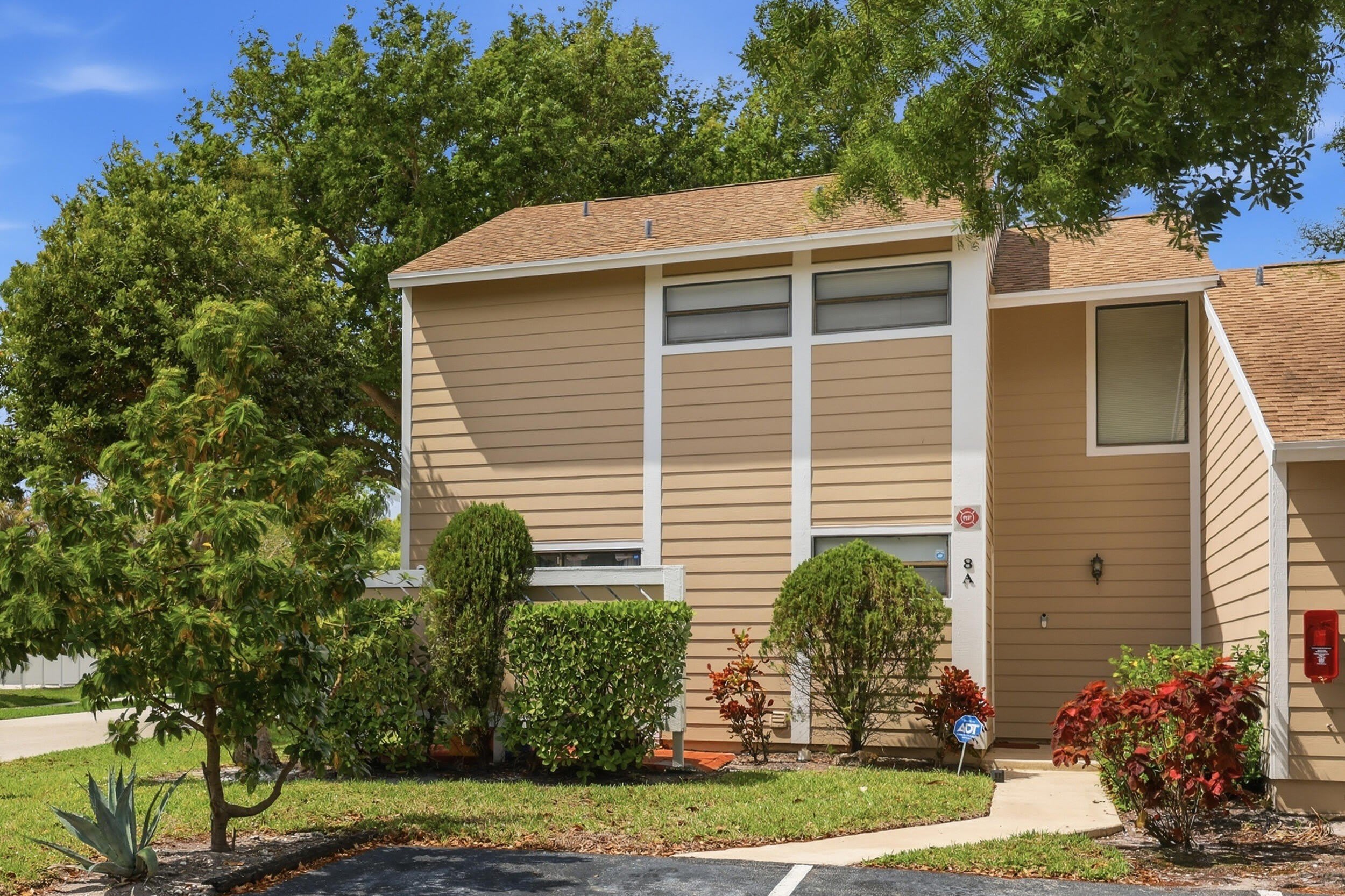 301 Lakewood Drive – photo 1