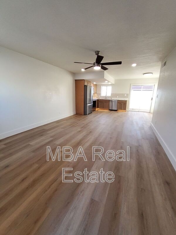 5040 N 18th Ave – photo 4