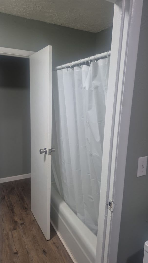Clean, Bright, and Ready to Go — 314 West Thomas Ct – photo 3