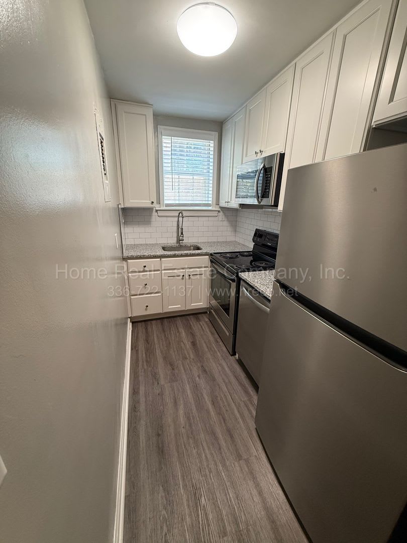 Colonial Arms Apartments – photo 4