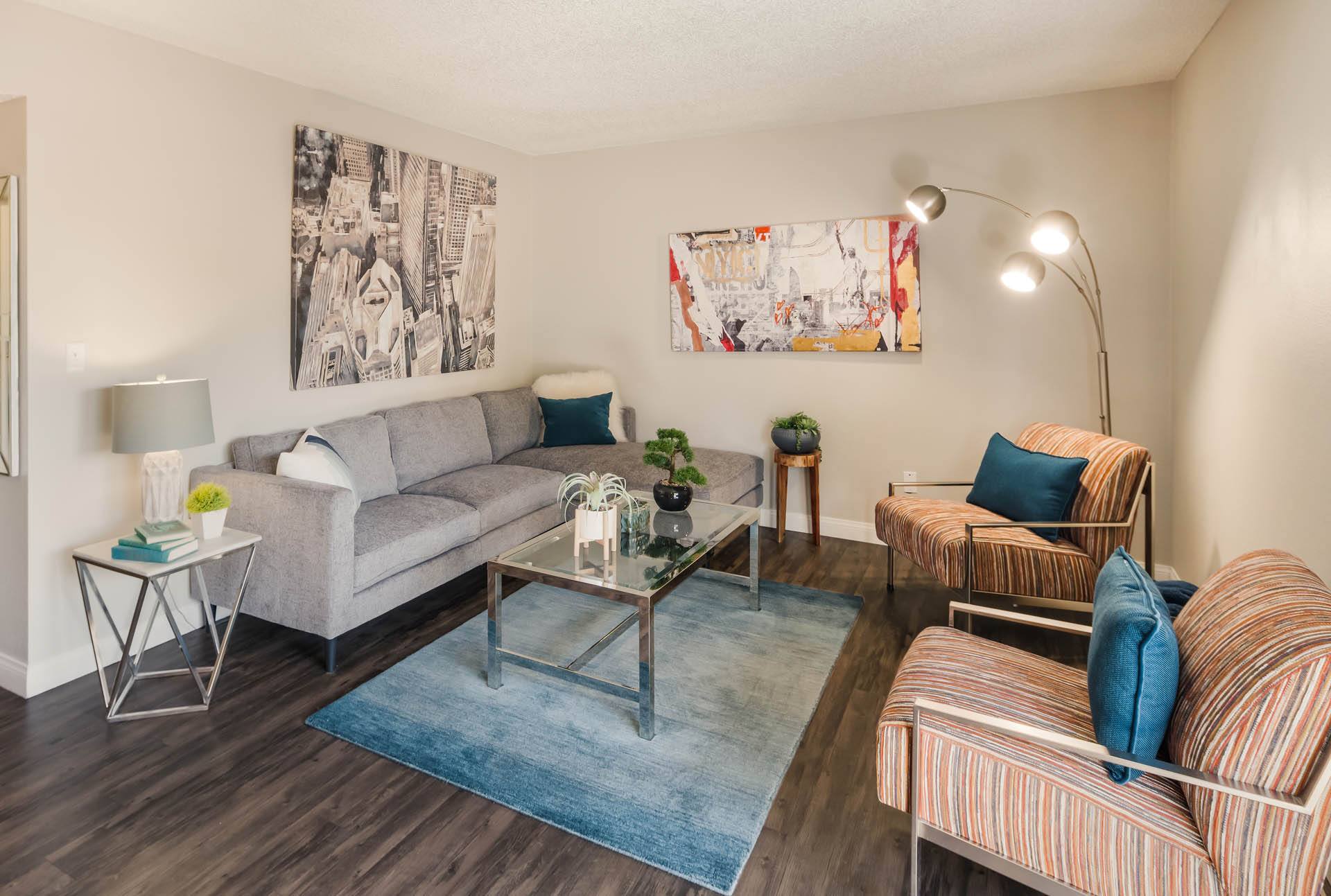 2900 Lux Apartment Homes – photo 2