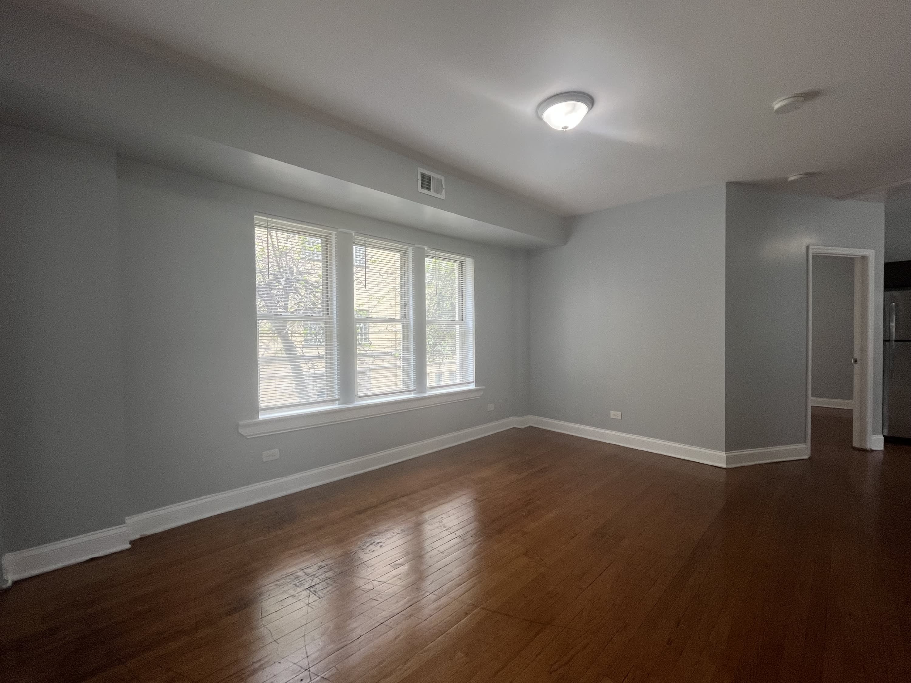 3438 West Franklin Boulevard – photo 2