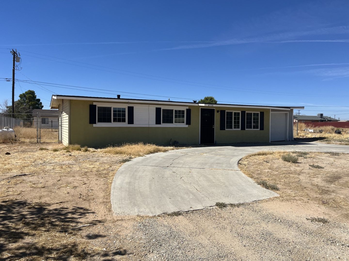 Charming 3 bedroom 1 Bathroom home in California City – photo 2