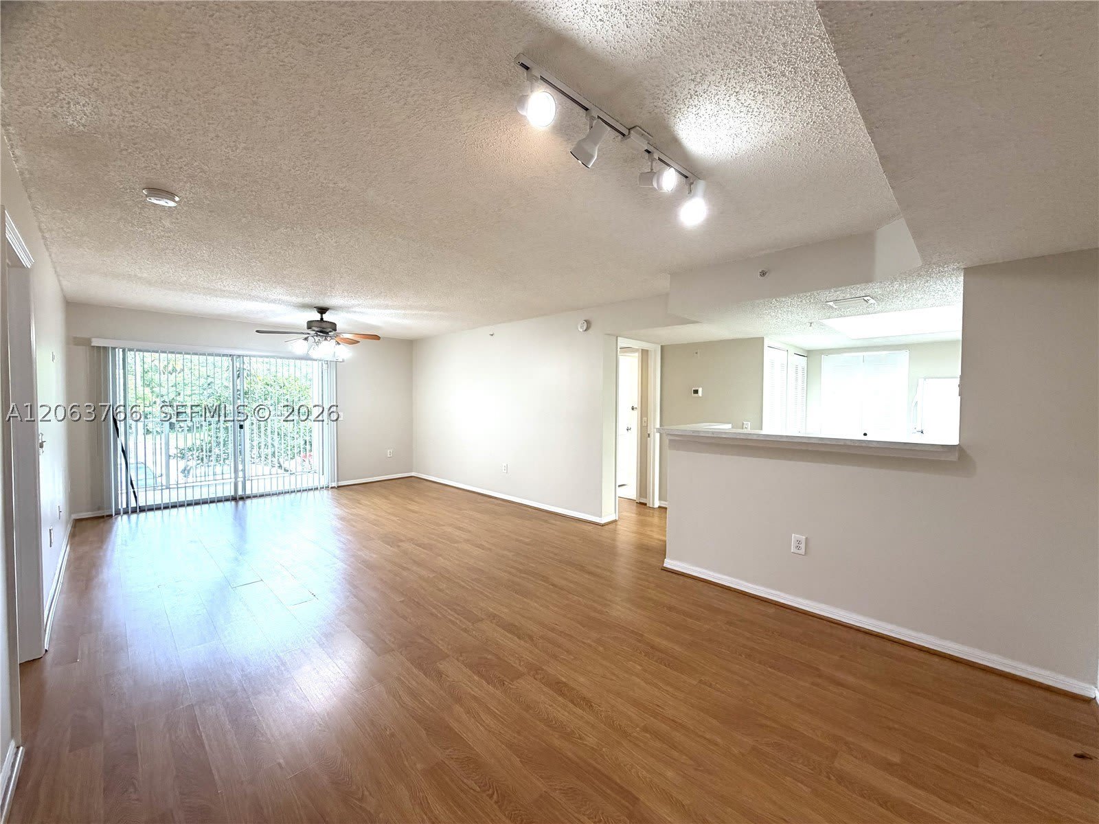 5045 Wiles Rd – photo 4
