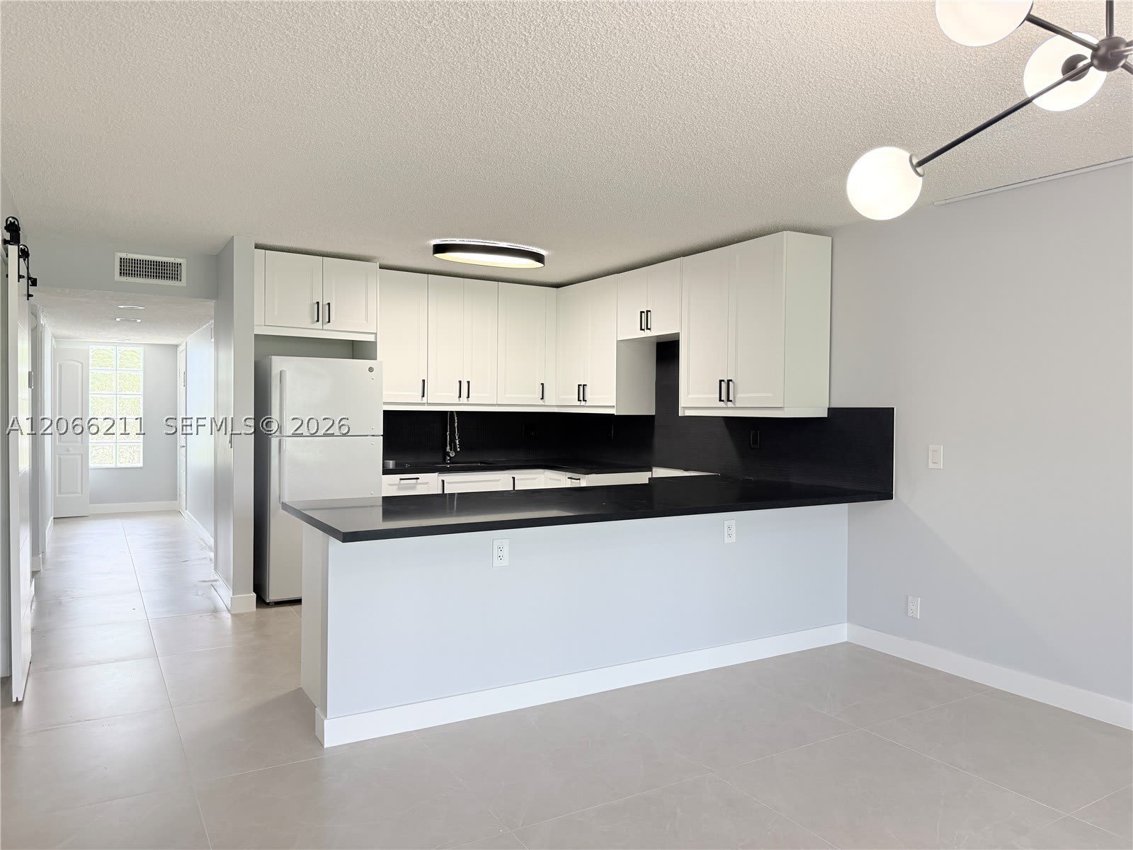 16511 Blatt Blvd – photo 2