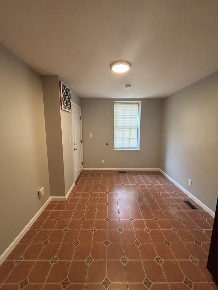 1099 Hollins Street – photo 2