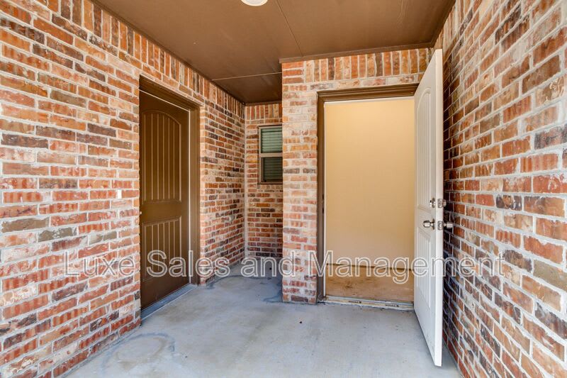 437 Chalk Hill Ct – photo 4