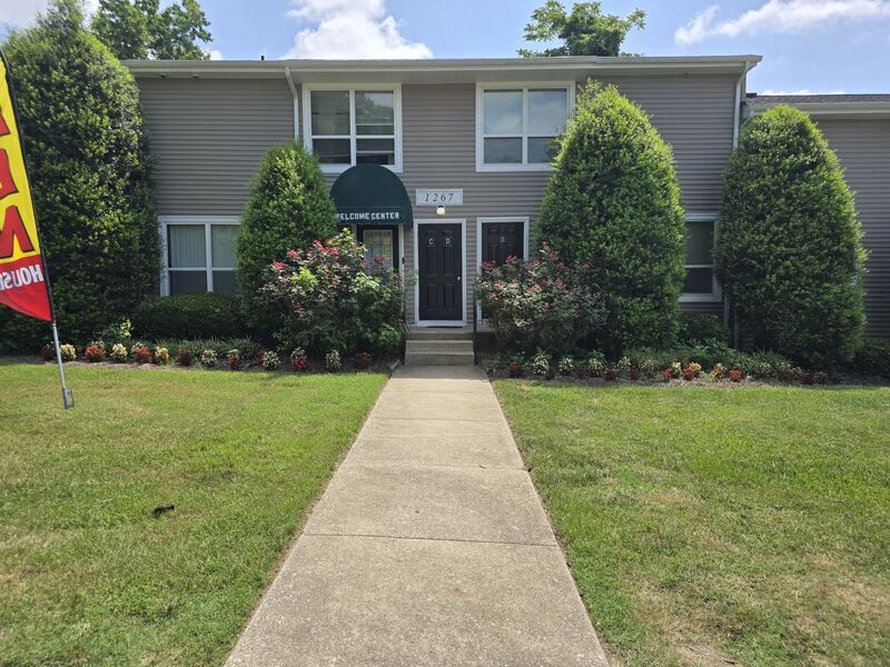 1227 Nelson St – photo 2