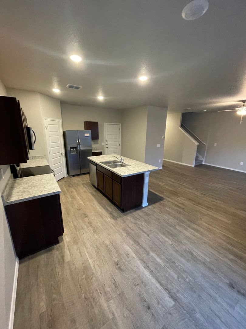 Coming Soon! Modern 3-Bedroom, 2.5-Bath Home in Scotts Hollow – photo 4