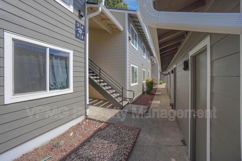 605 Se 121St Ave – photo 2