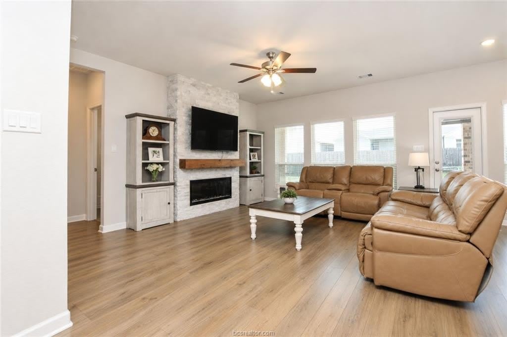 6215 Rockford Drive – photo 3