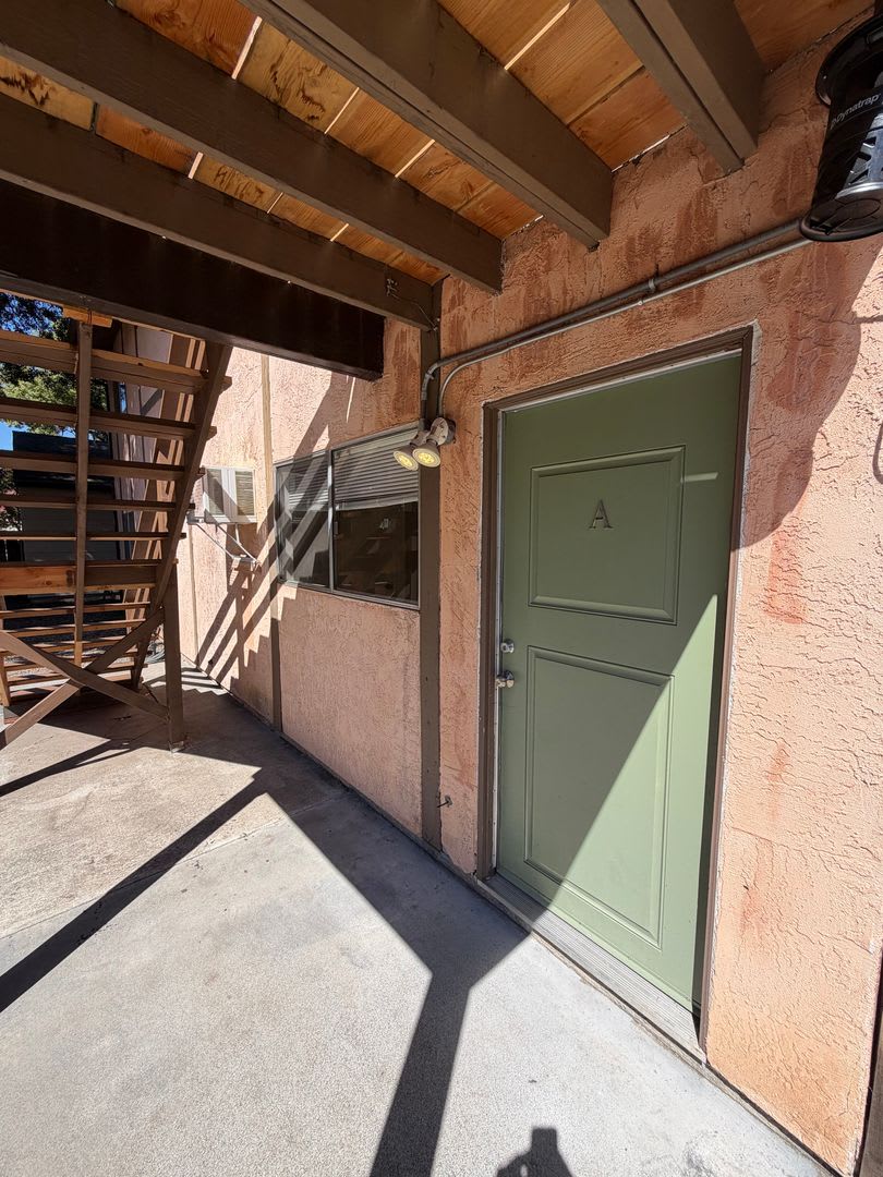 1448 Warner St – photo 3