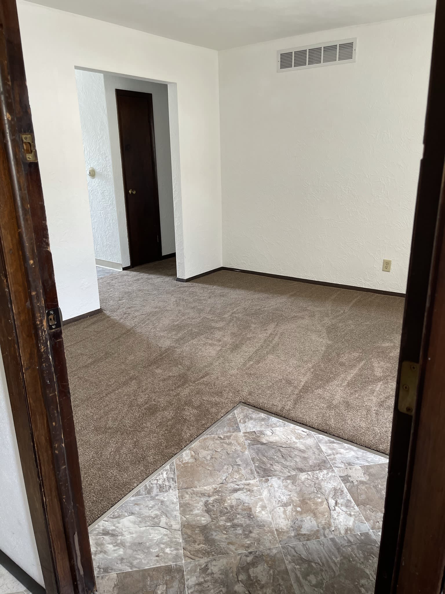 2205 Stoneybrook Rd – photo 3