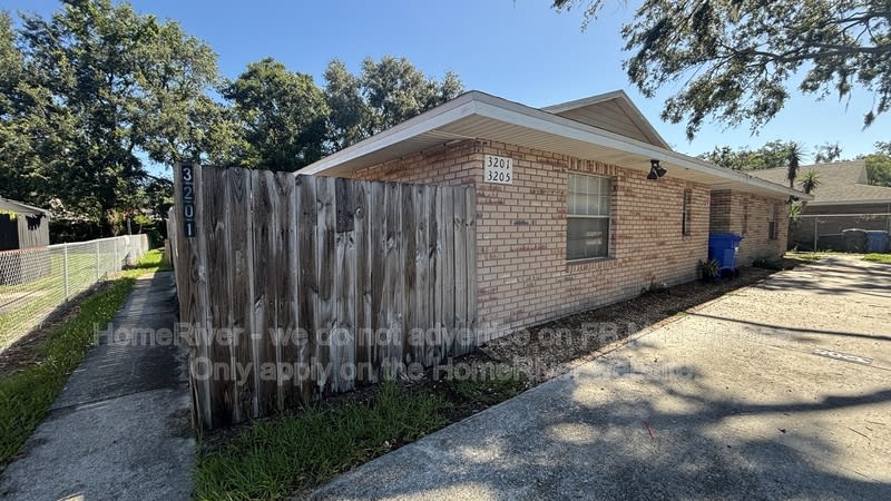 3201 Bloomingdale Villas Ct – photo 2