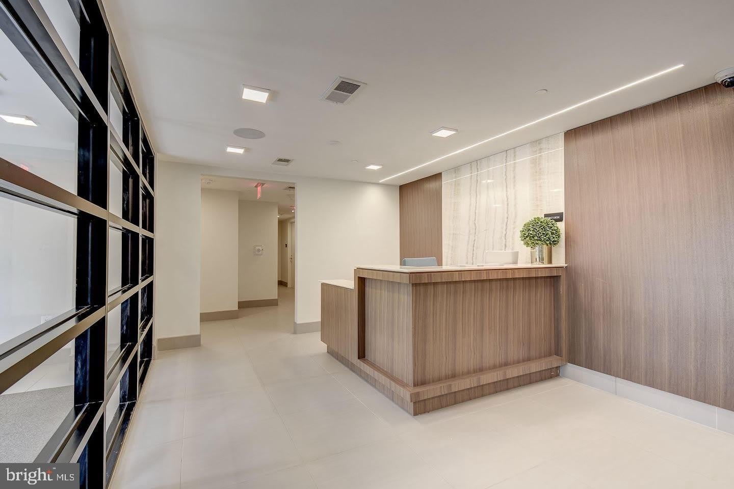 1411 KEY BLVD #406 – photo 3
