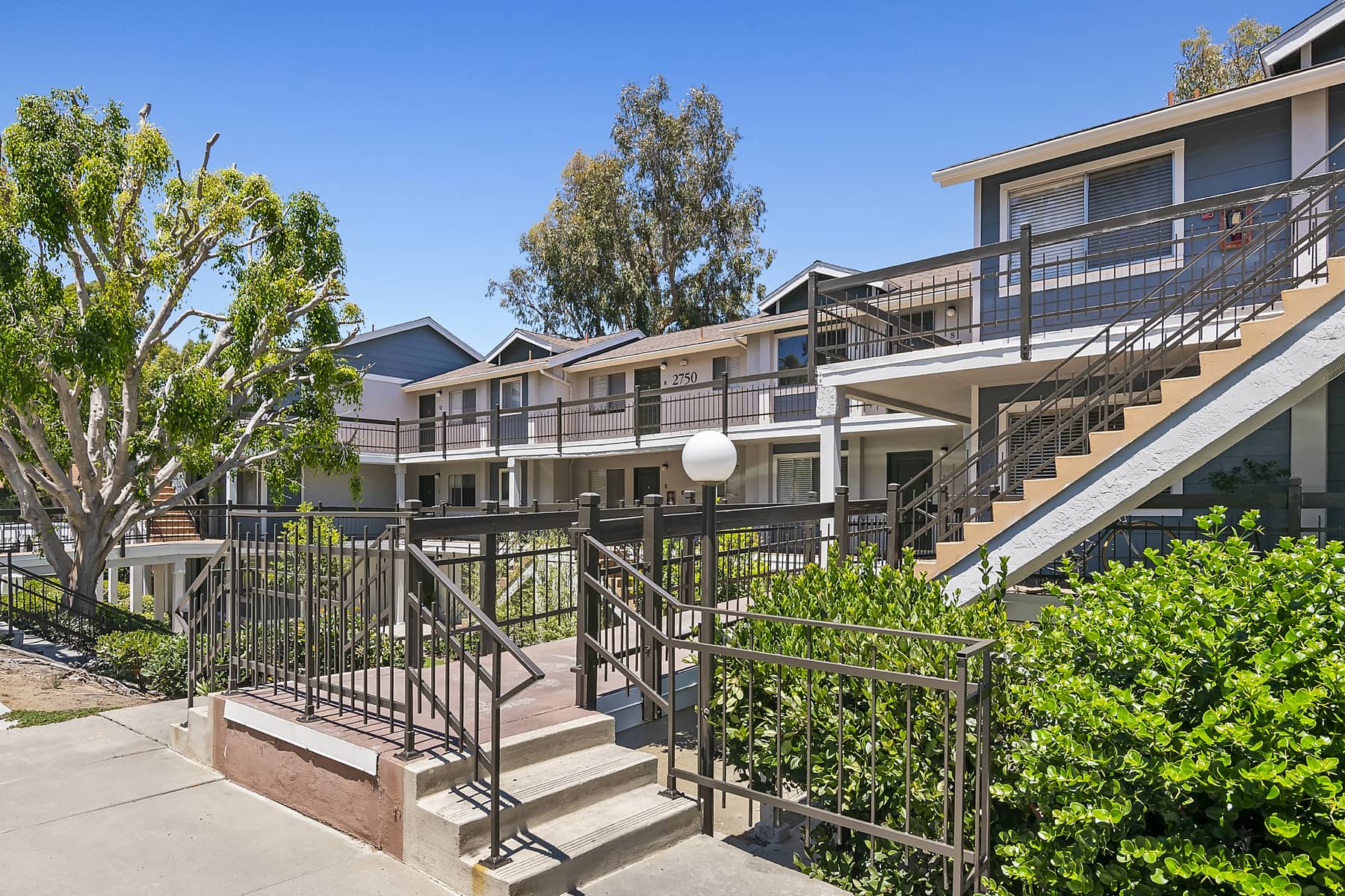The Avenue At Carlsbad – photo 3