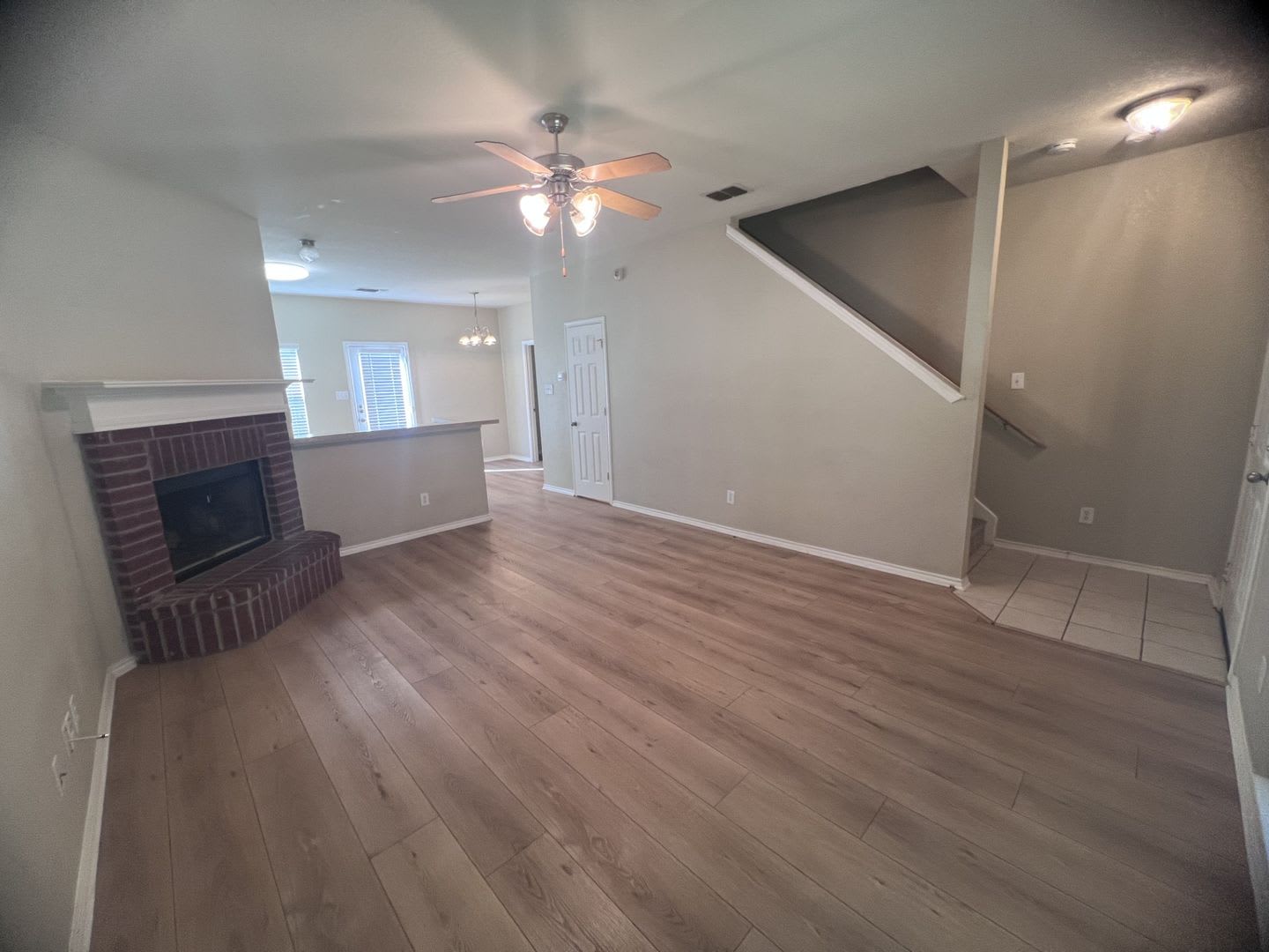 Spacious Home With Oversized Backyard & Lawn Service Included! – photo 4