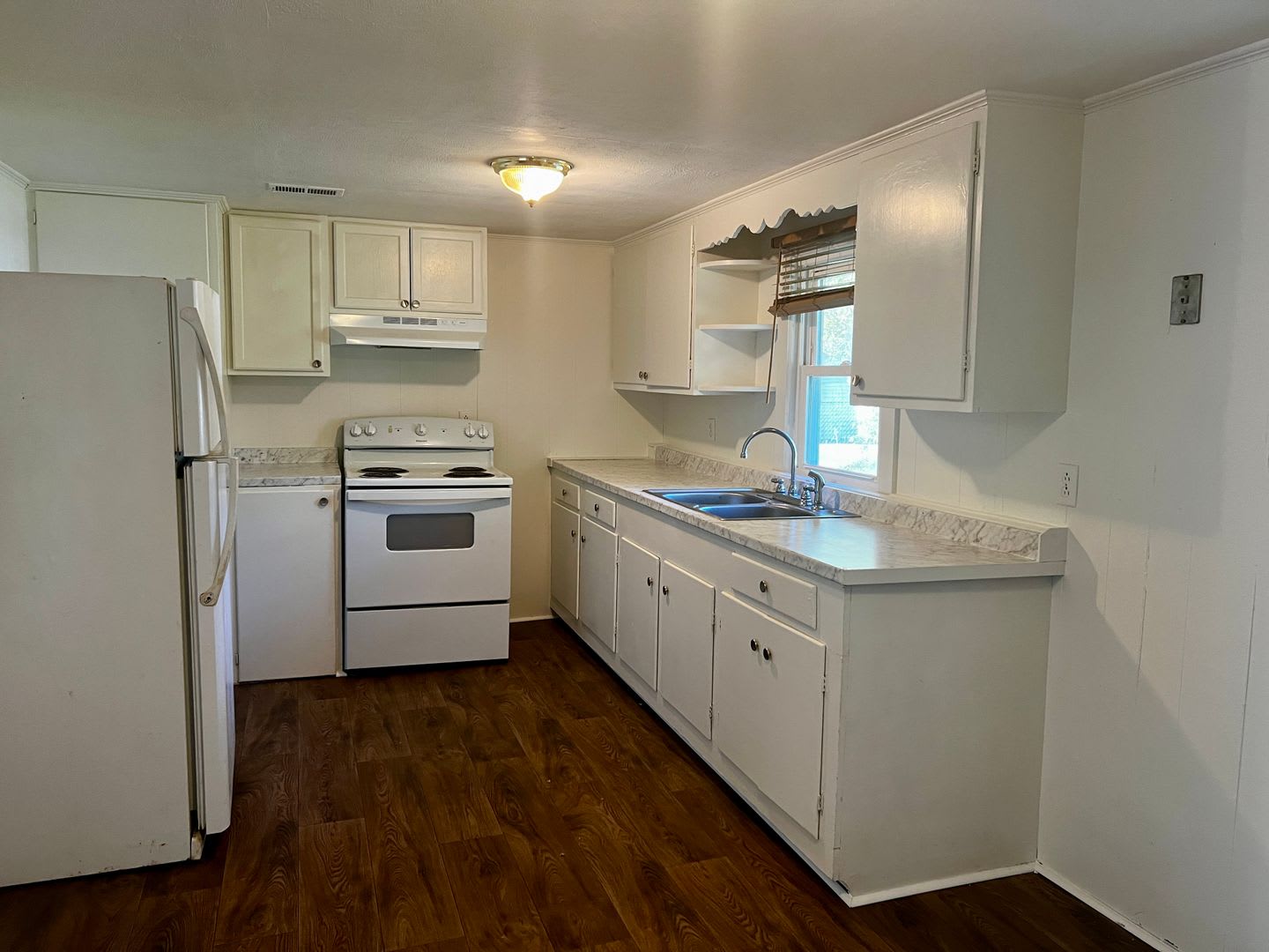 Inviting 3 Bed 2 Bath Ranch – photo 3