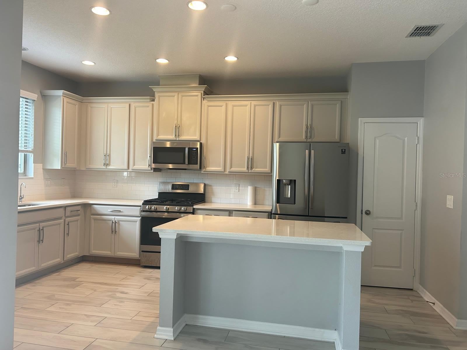 393 Evertree Loop – photo 5