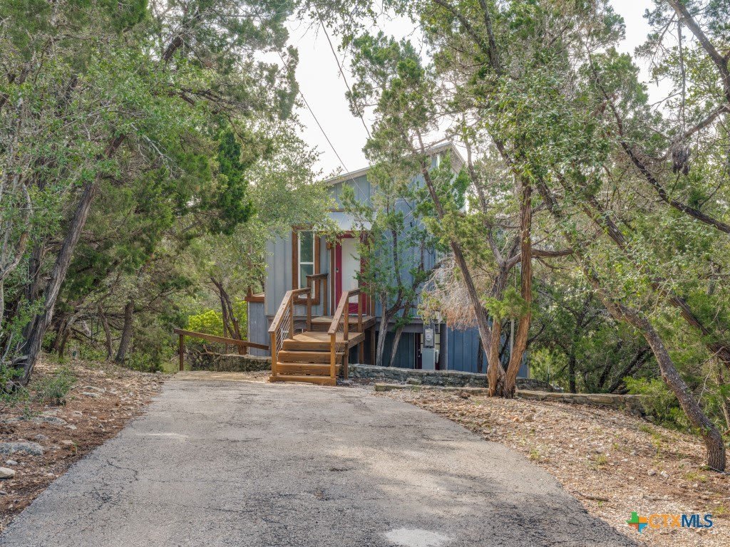 238 Ledgeview Drive – photo 2