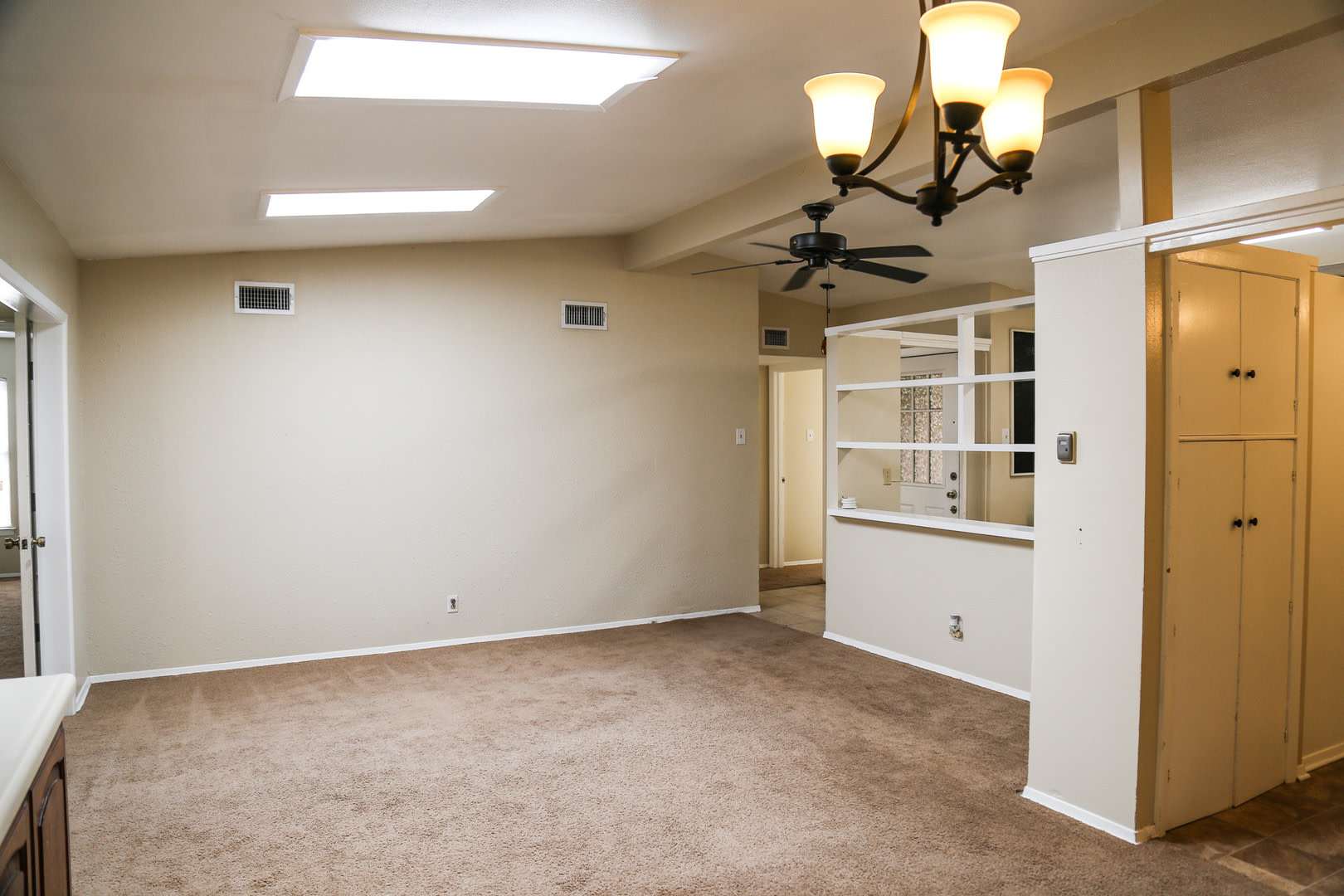 Charming 3-bedroom, 2-bath tucked away in highly desirable Northwood – photo 4