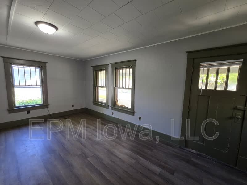 1125 Ackermant Street – photo 4