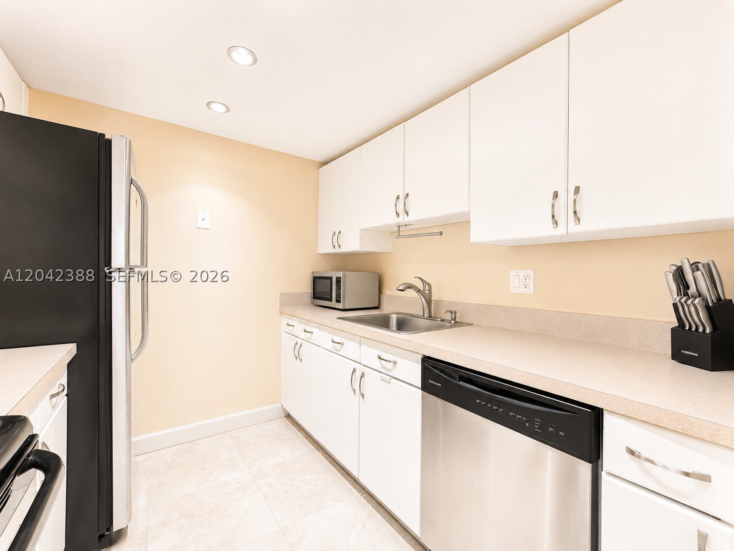 14421 N Kendall Dr – photo 4