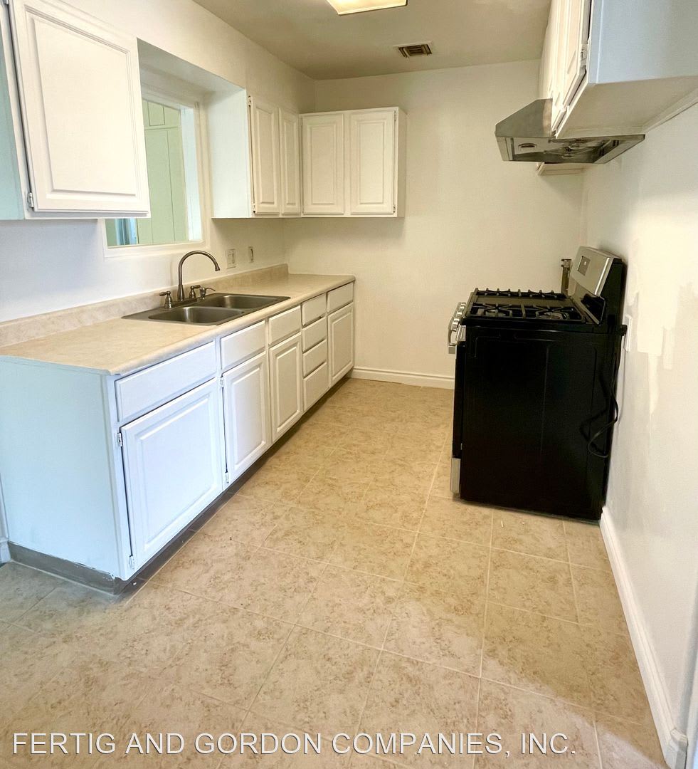 2923 Weidermeyer Ave. – photo 2