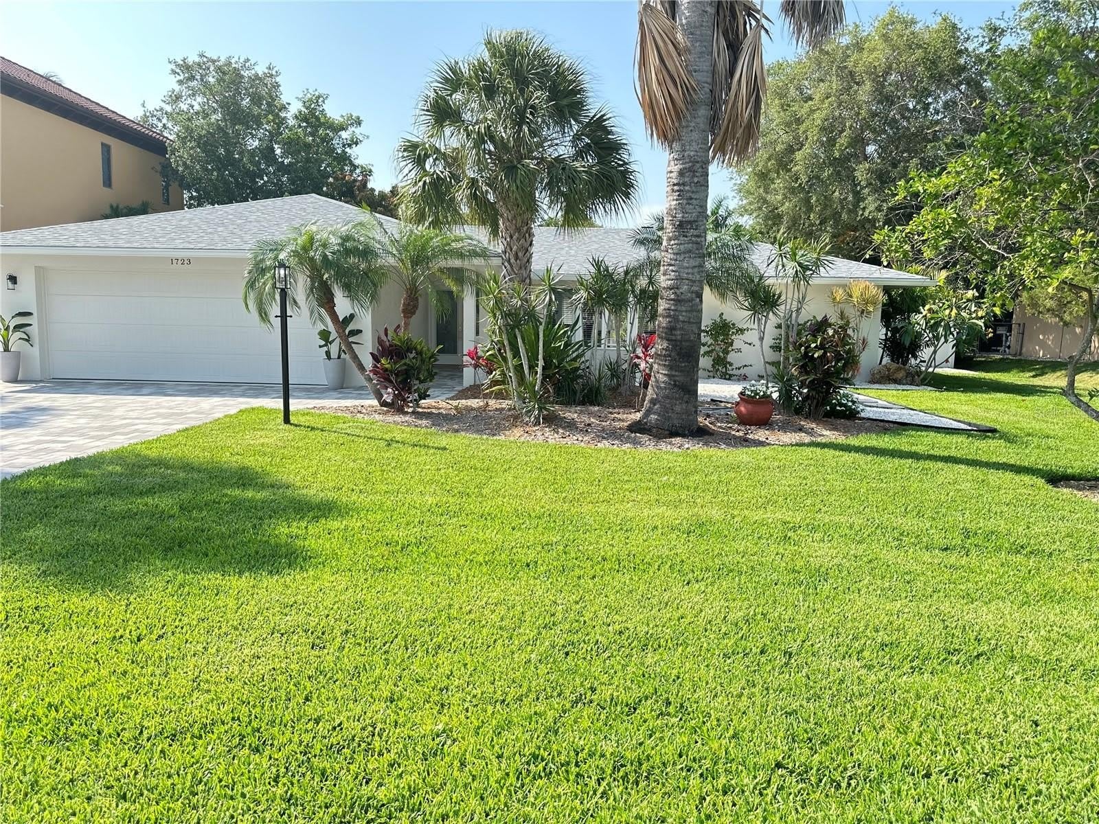 1723 Stanford Lane – photo 2