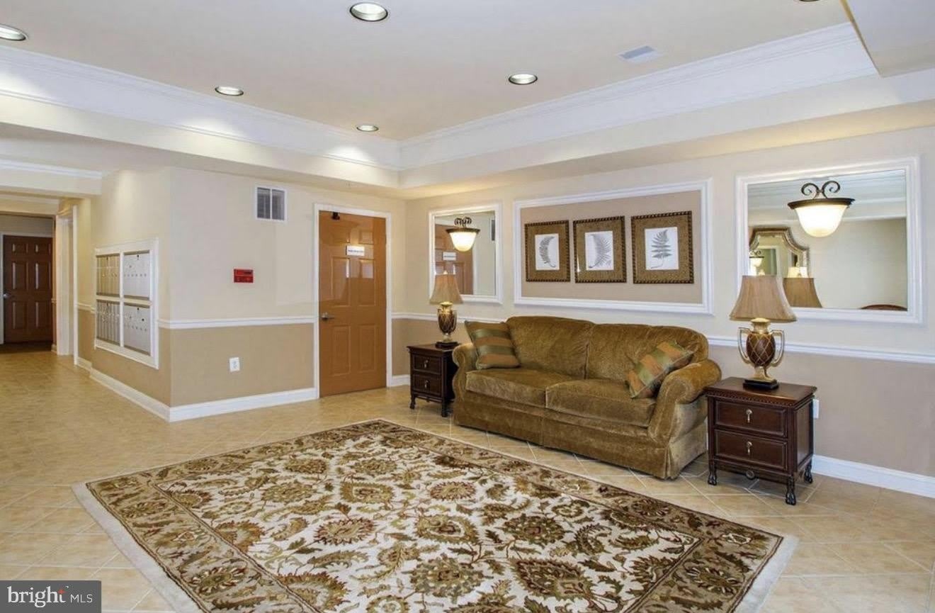 5801 CLIPPER LN #205 – photo 4