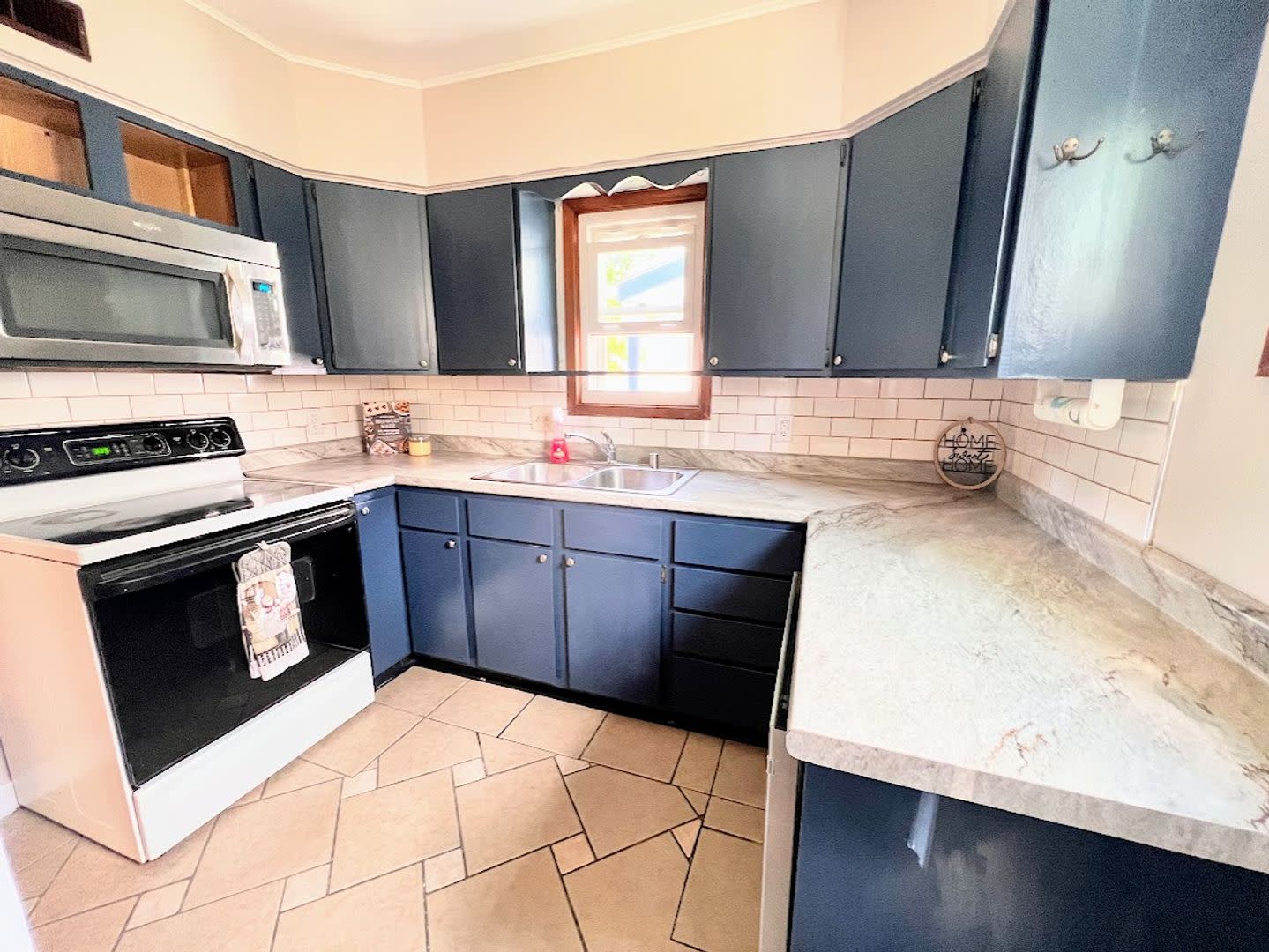246 Hyland – photo 5