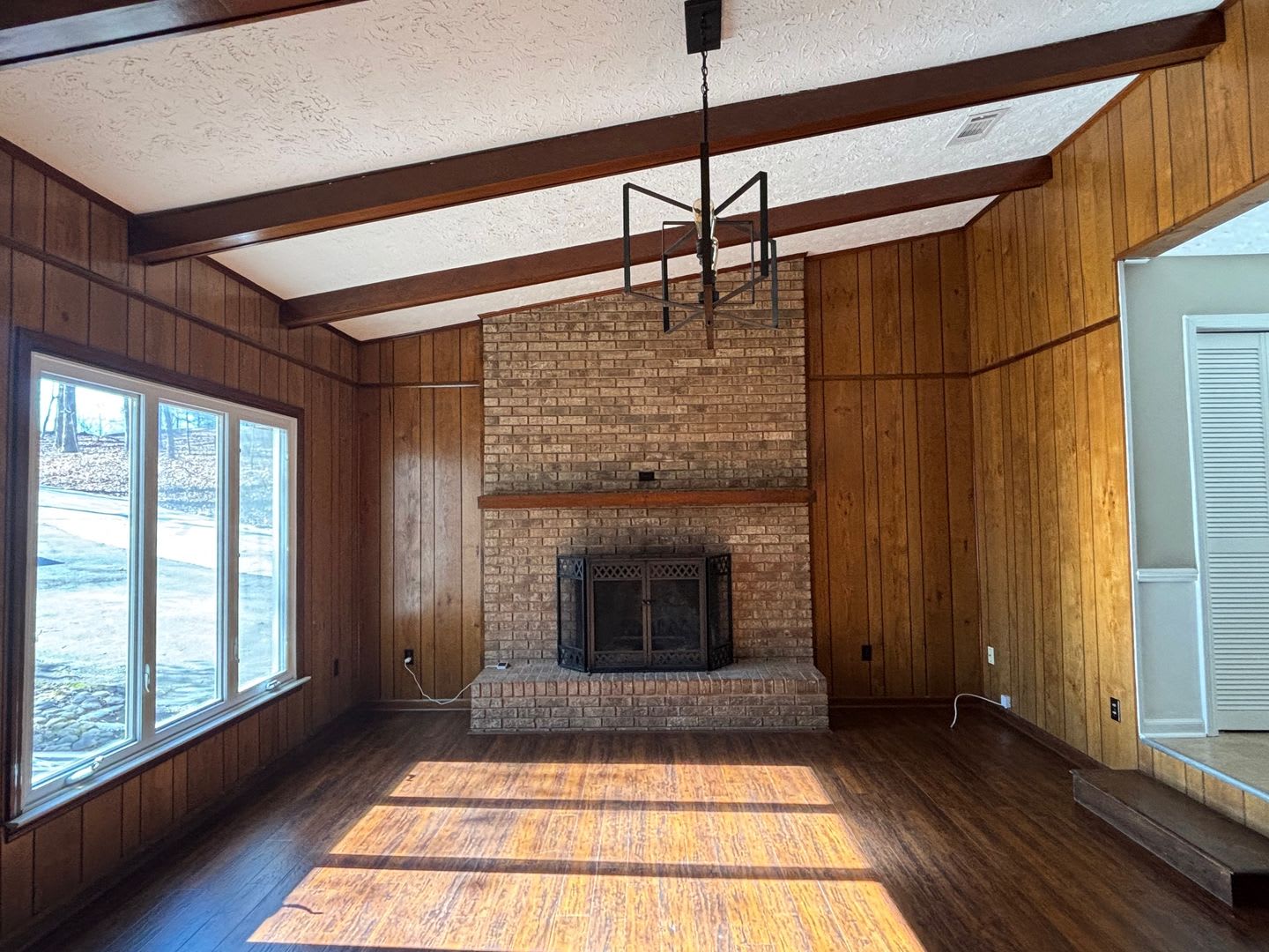 Spacious 4 Bedroom Home With The Privacy You Ve Been Looking For – photo 3