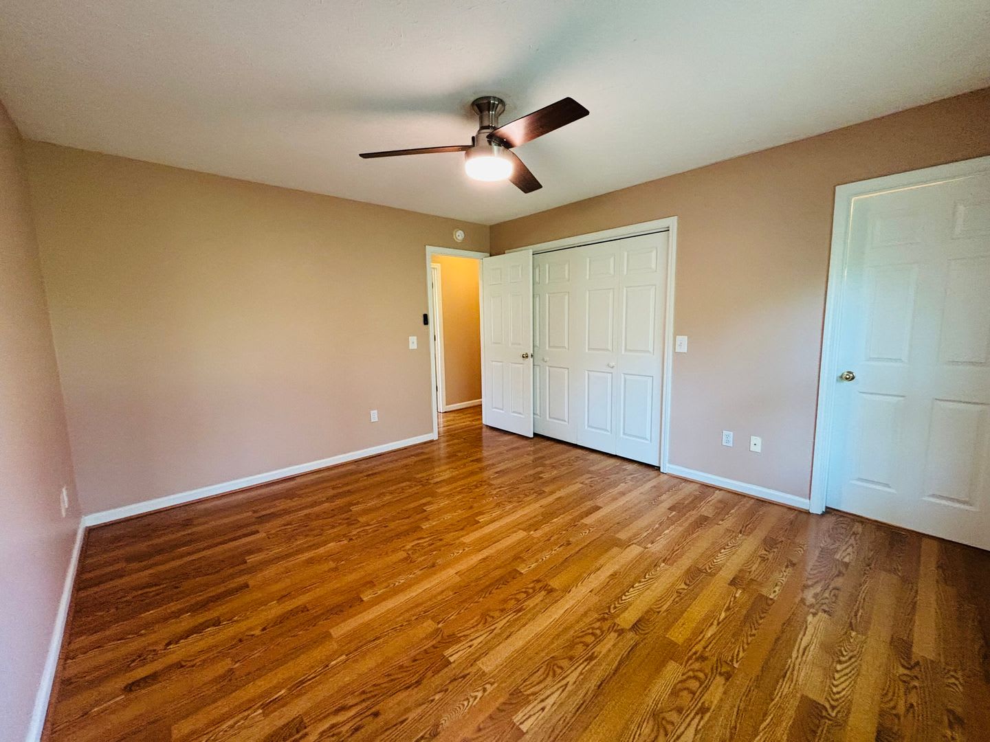 3 Bedroom 2 Bath House with 2 Car Garage – photo 3