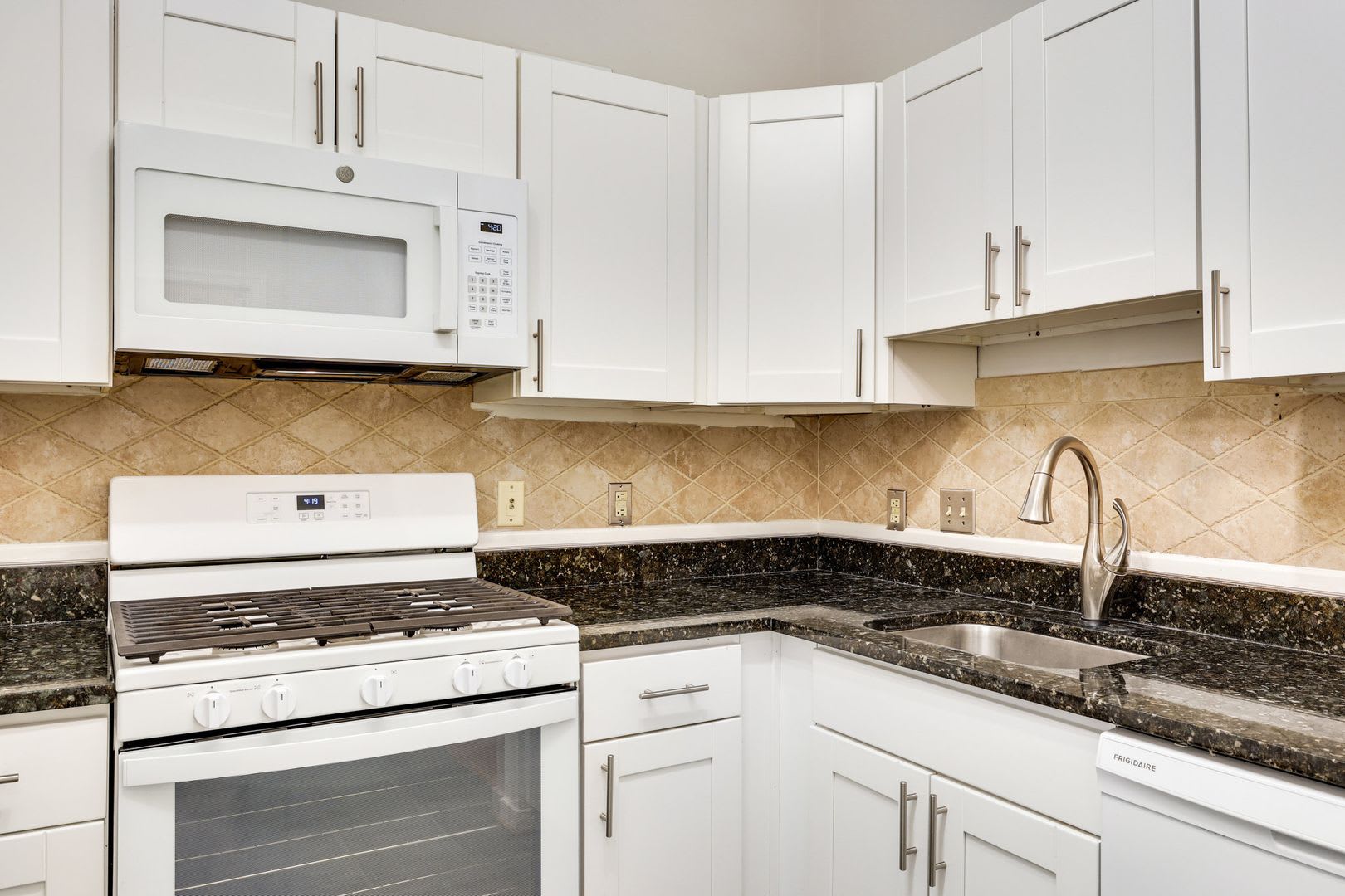 Ideally Located Near The Metro And Tysons Galleria Offering Premier Access To Shopping Dining And Transit – photo 5