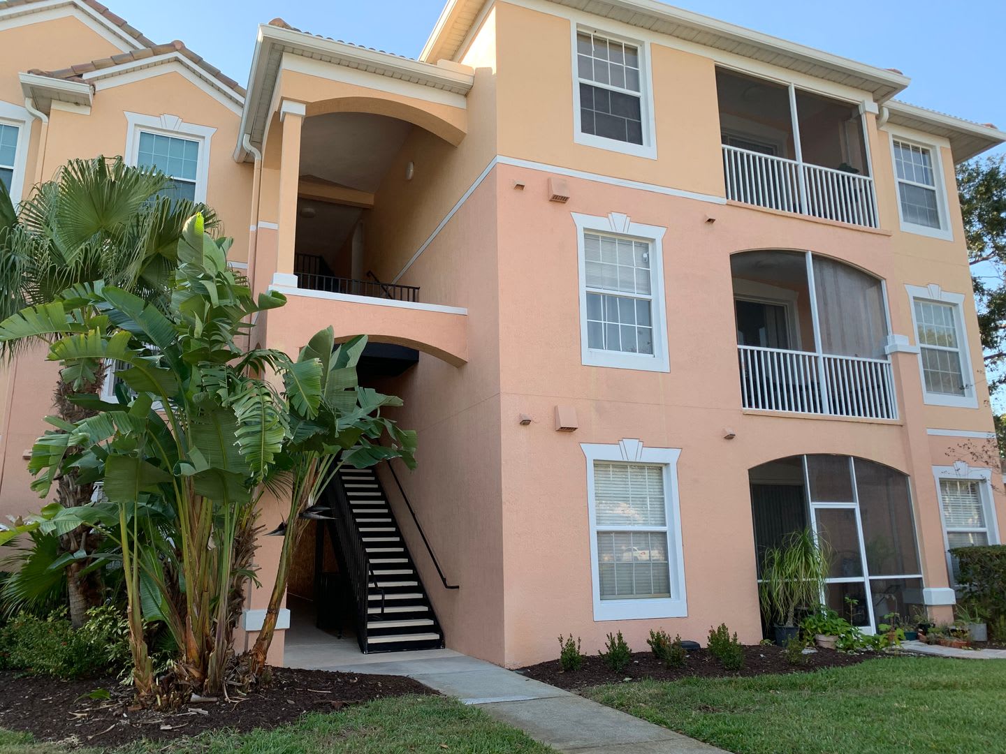 Lovely 3 Bedroom 2 Bath Condo – photo 1