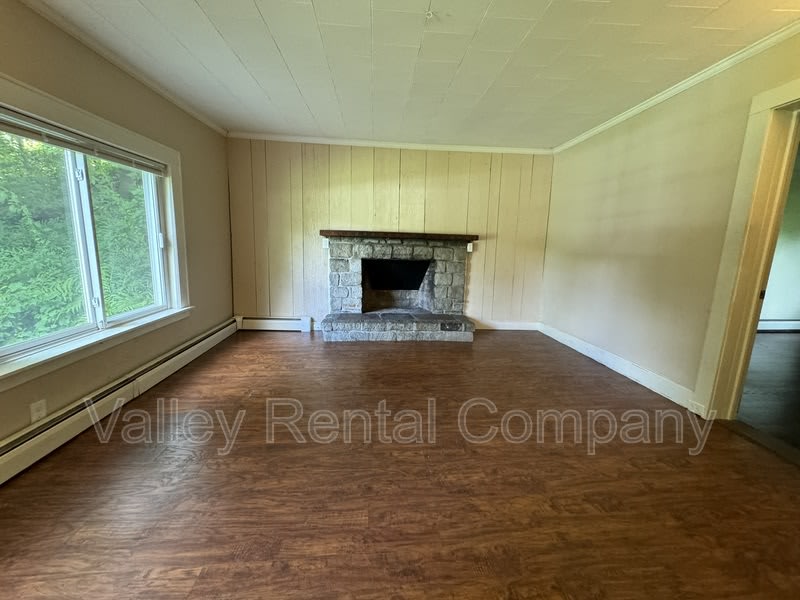 180 Amherst Road – photo 5