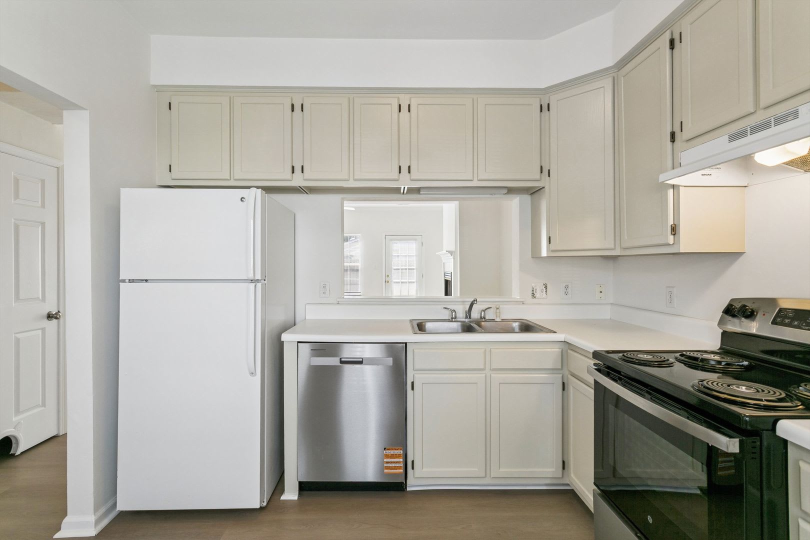 3Br 2 5 Ba Smithy Glen Coventry York County – photo 5