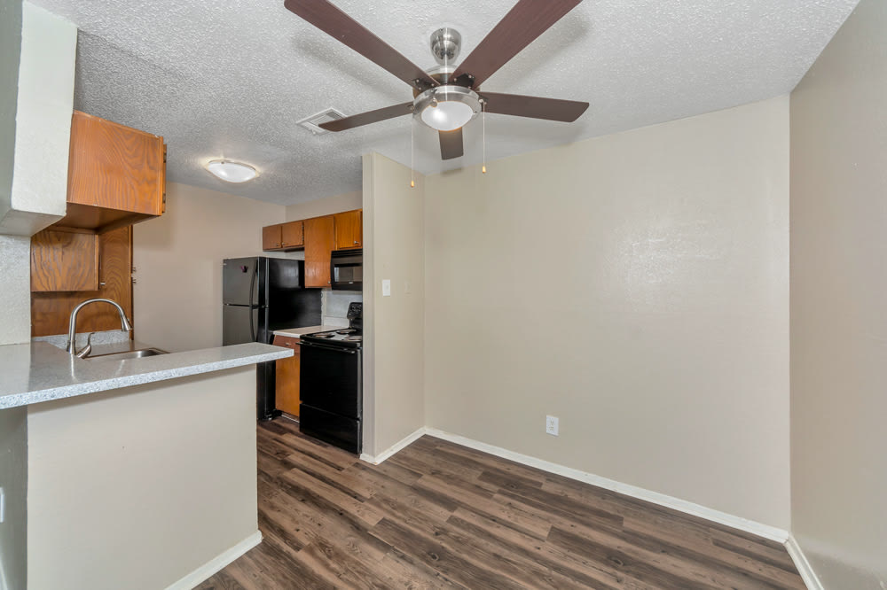 Oak Meadow Apartments – photo 5