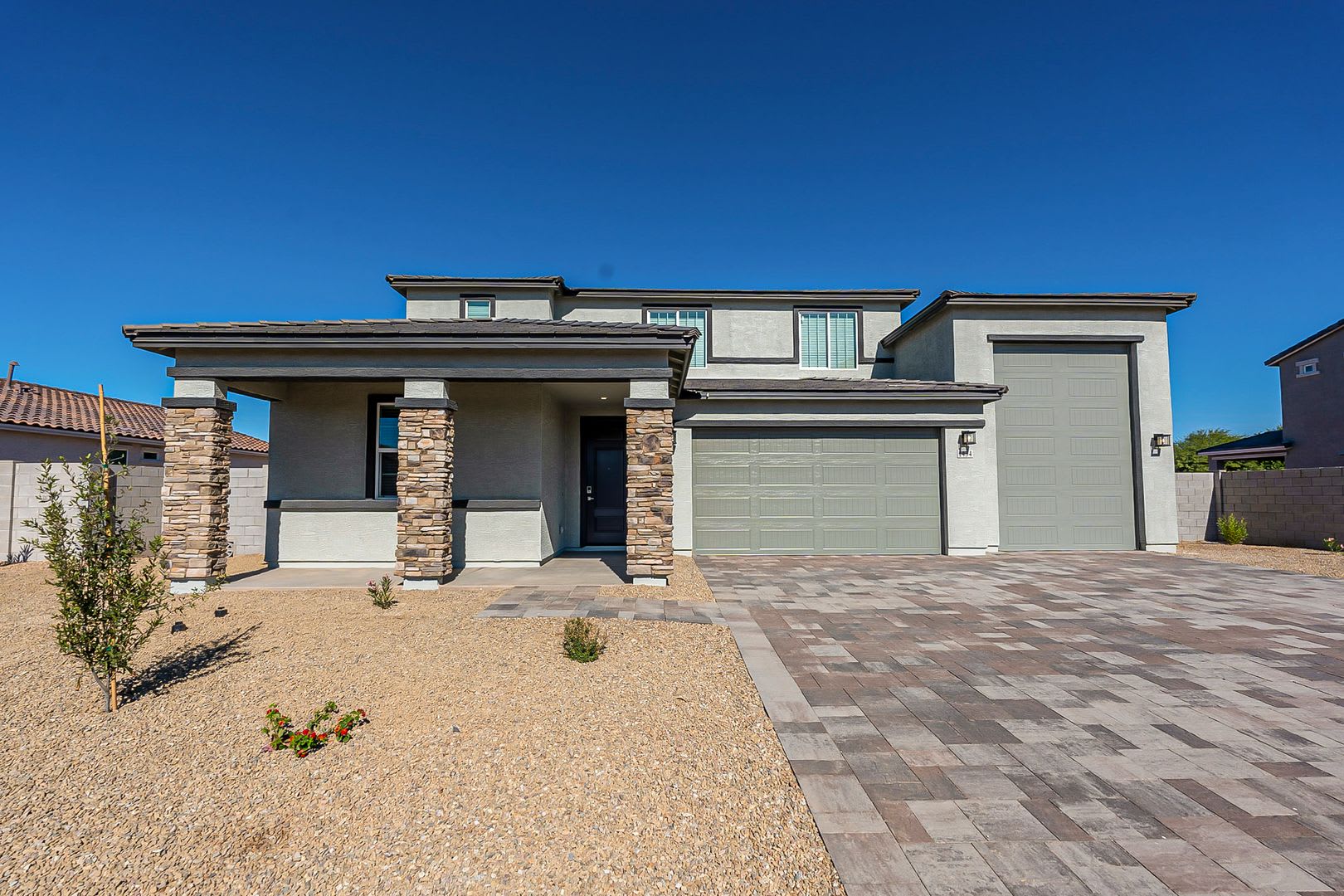Beautiful 4-Bedroom Home with RV Garage – photo 2