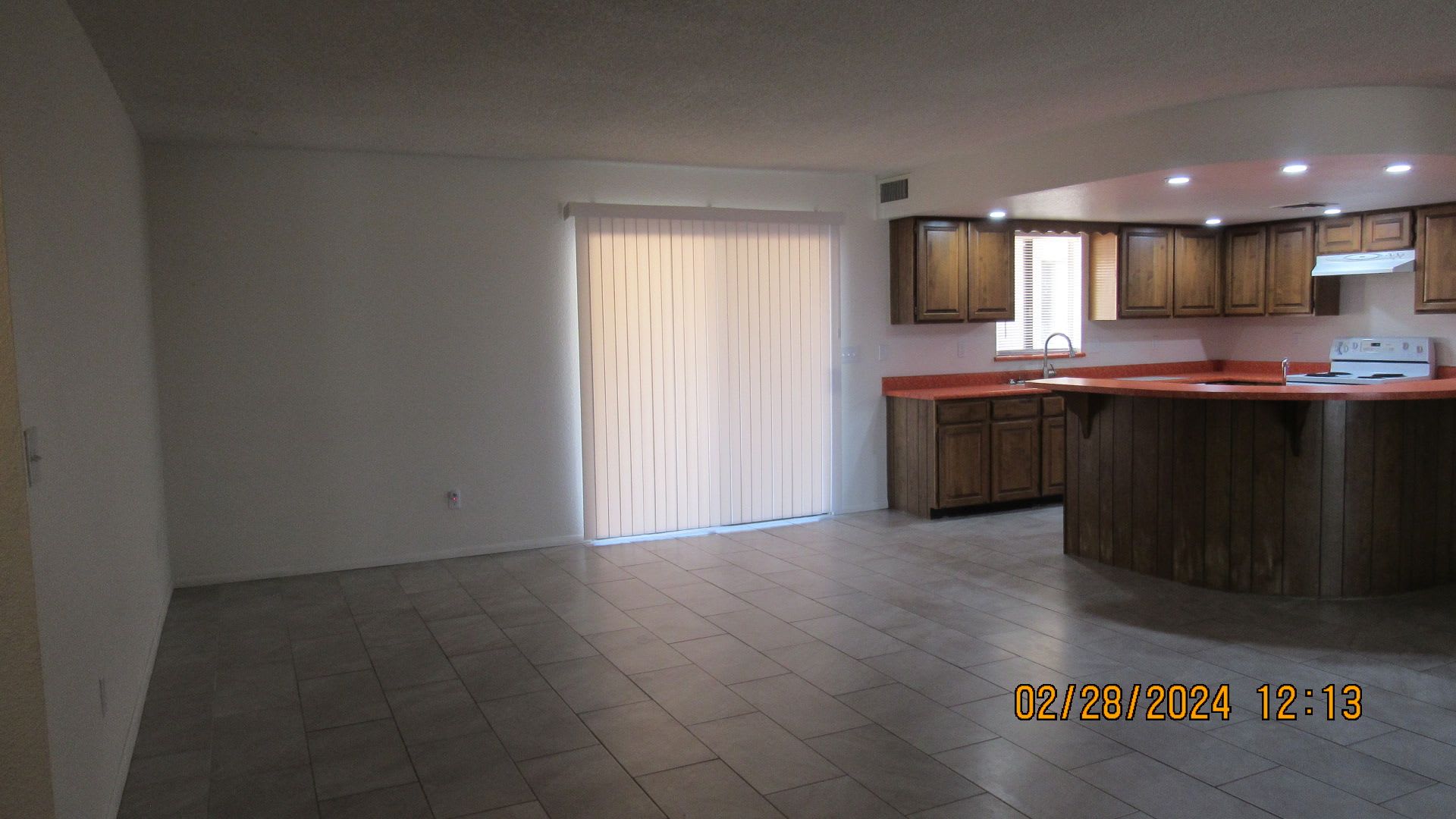 3 bedroom 2 bath with Huge Fenced Yard – photo 3
