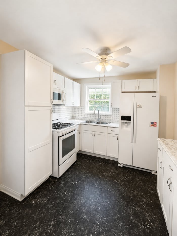 585 Novella Avenue – photo 4