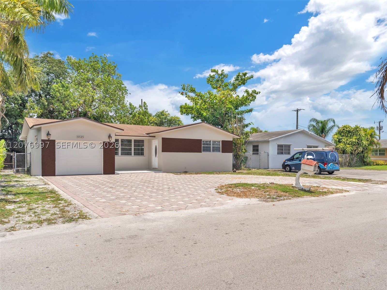 6525 Sw 18Th St – photo 2