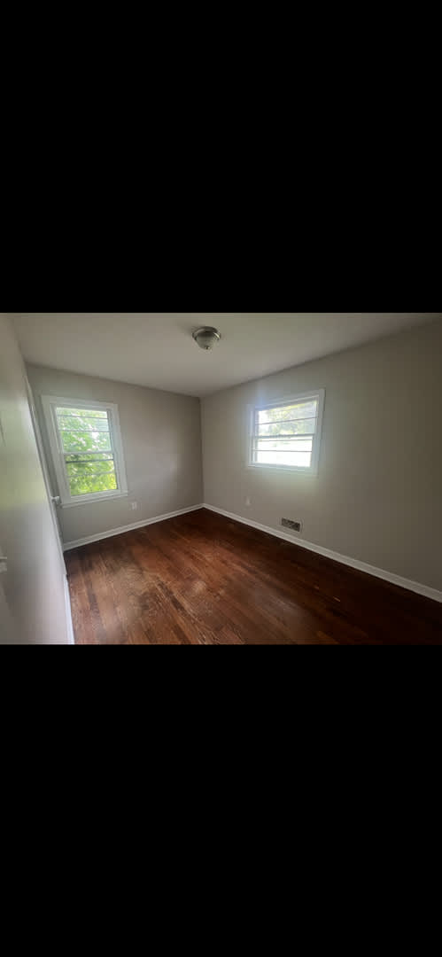 926 Westside Blvd 3bed/1bath $1295 – photo 3