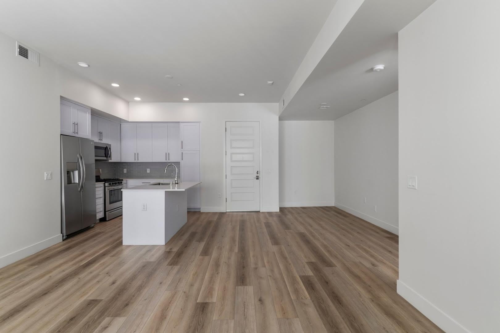 7300 E Earll Drive – photo 3