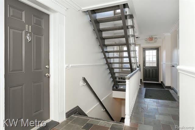 2377 Walton Boulevard – photo 3
