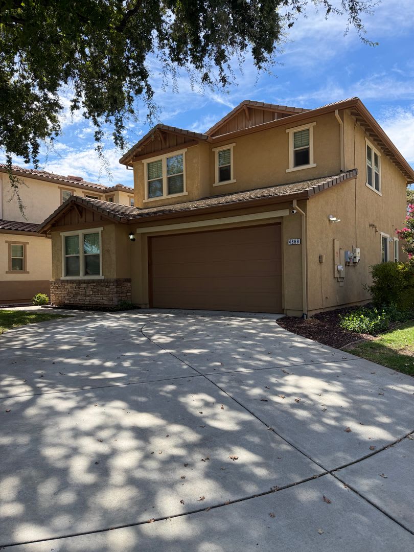Spacious 4-Bedroom Home in The Oaks at Carmichael – photo 3