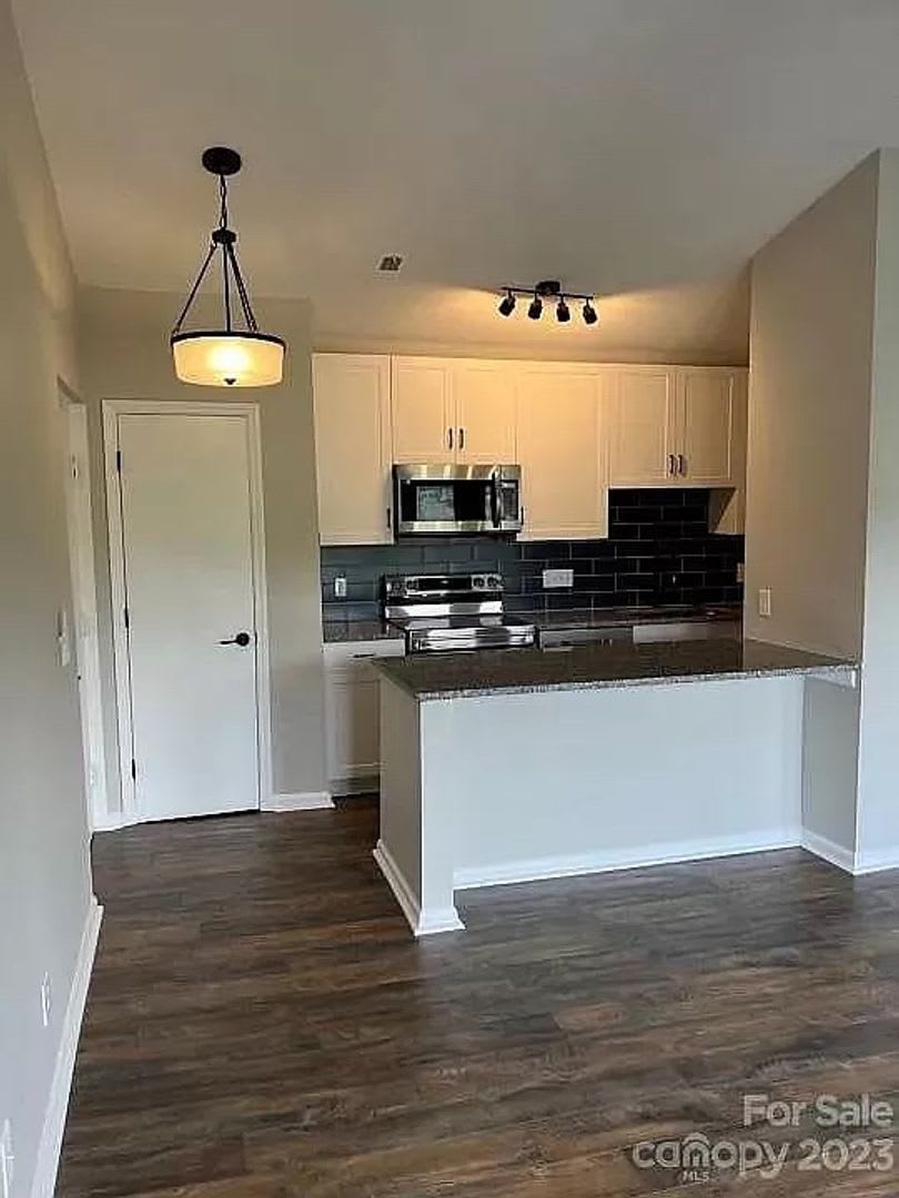 Room in 2 Bedroom Home at Meadow Rose Ln – photo 5