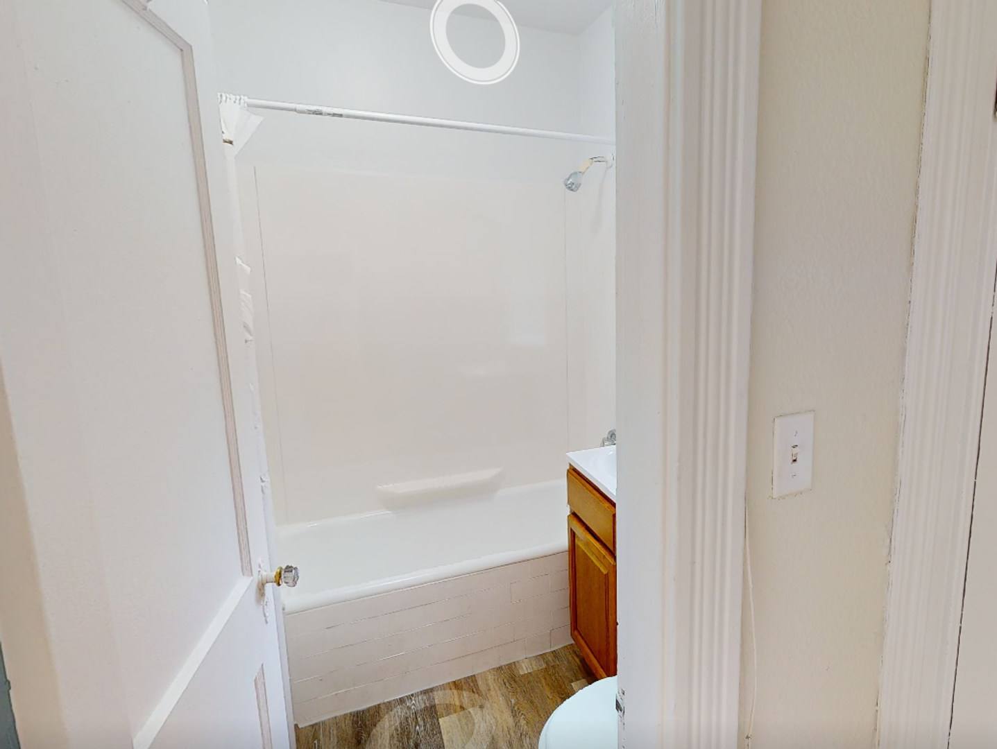 Charming 2 5 Bedroom No Broker Fee – photo 2