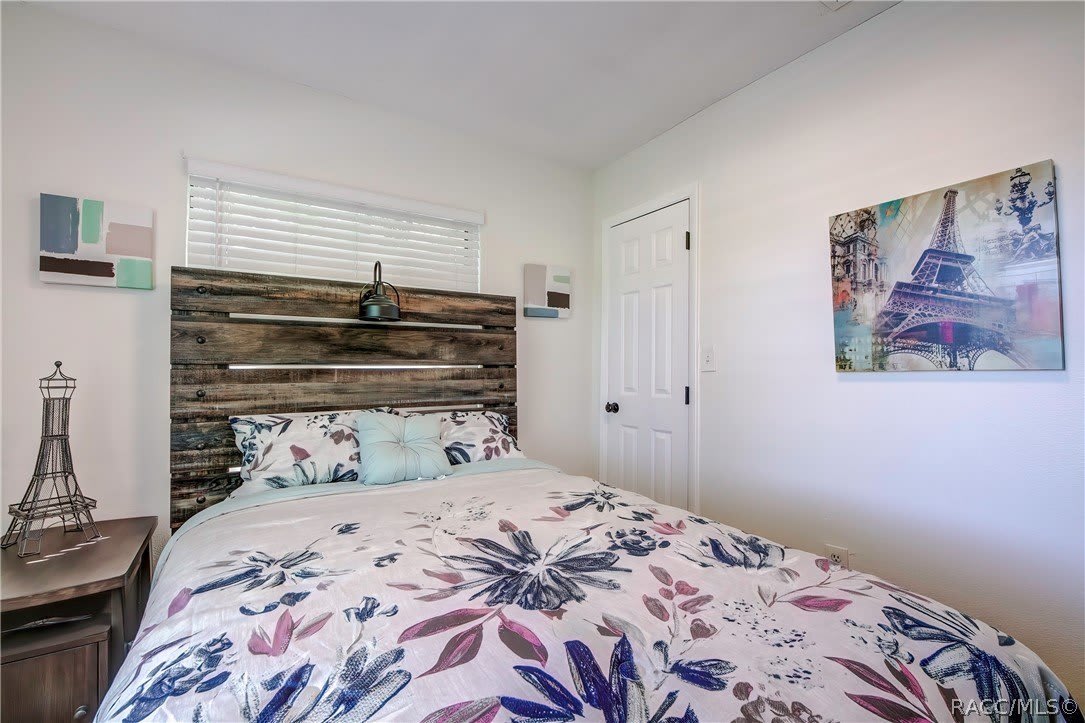 229 NE 5th Street – photo 5