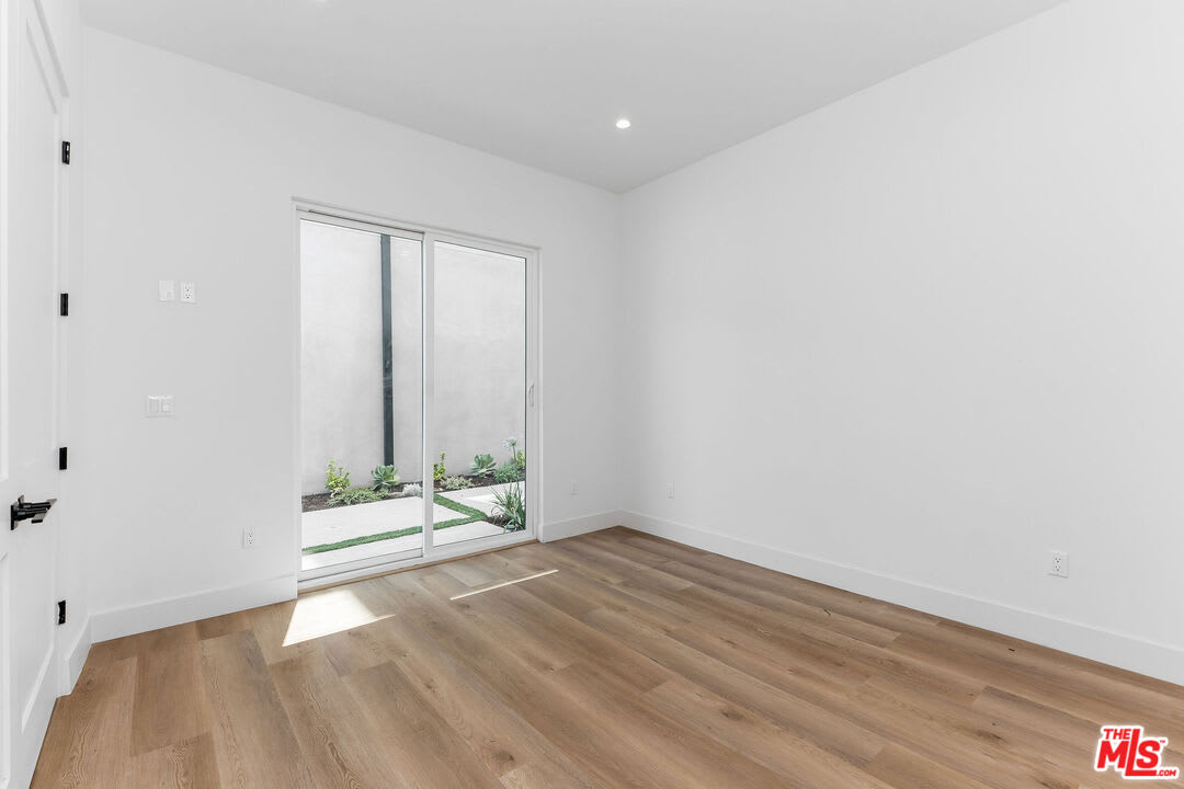 1834 Echo Park Avenue – photo 3